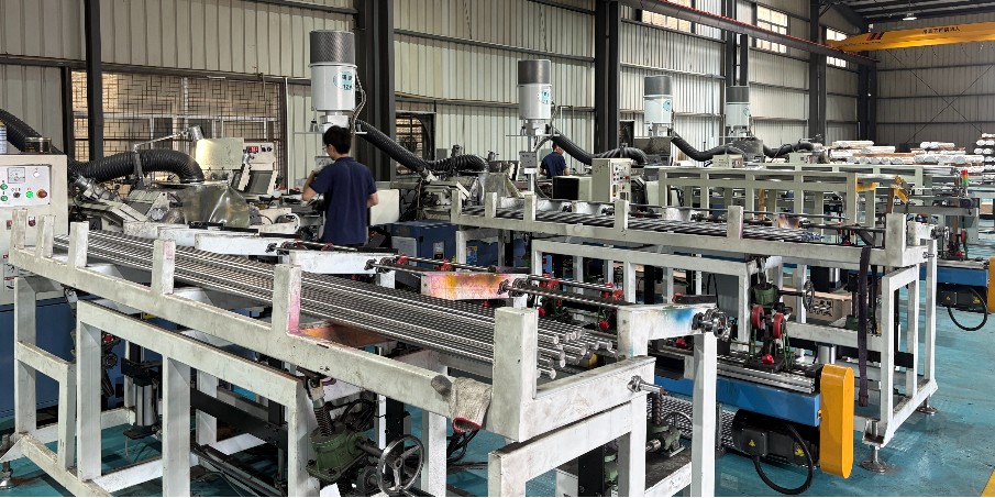 304L 91香蕉视频免费液冷接头，满足化工 / 医疗领域耐腐蚀需求